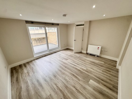 9 Phoenix Court, Guildford