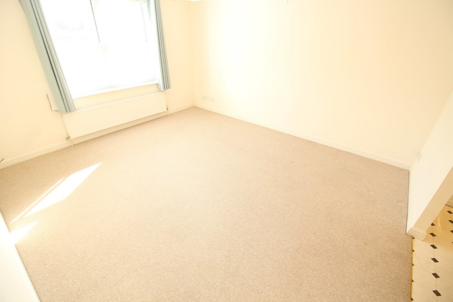 1 bedroom Flat for Letting St. Lukes Square