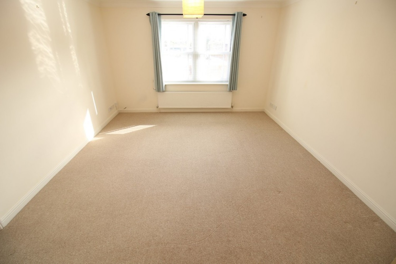 1 bedroom Flat for Letting St. Lukes Square