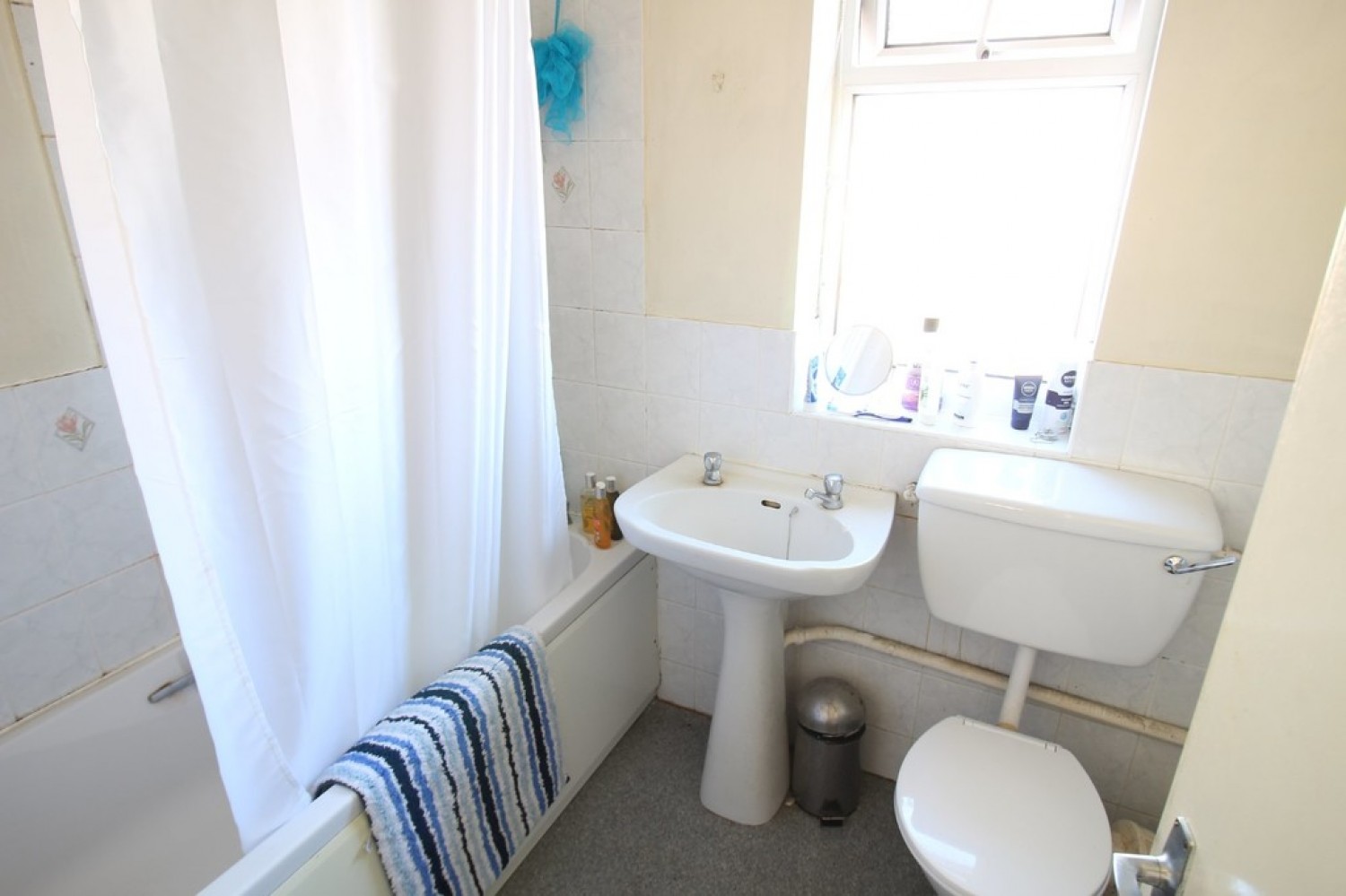 2 bedroom Flat for Letting Madrid Road, Guildford