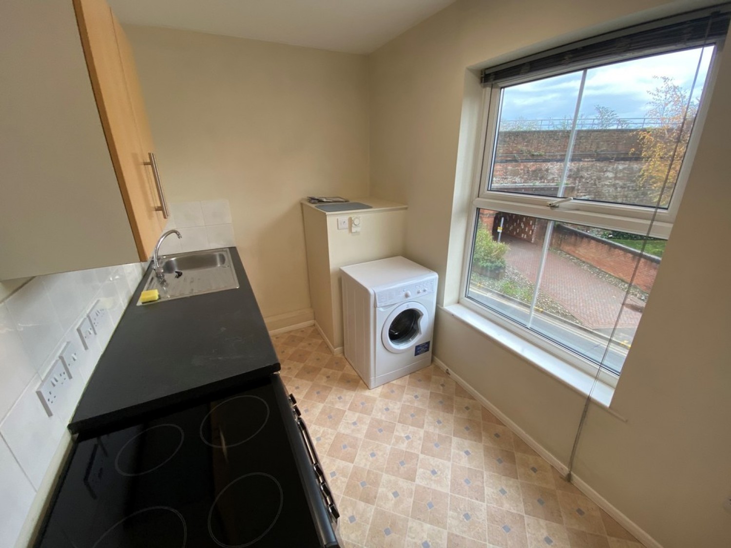 1 bedroom Flat for Letting Stoke Road, Guildford, Surrey