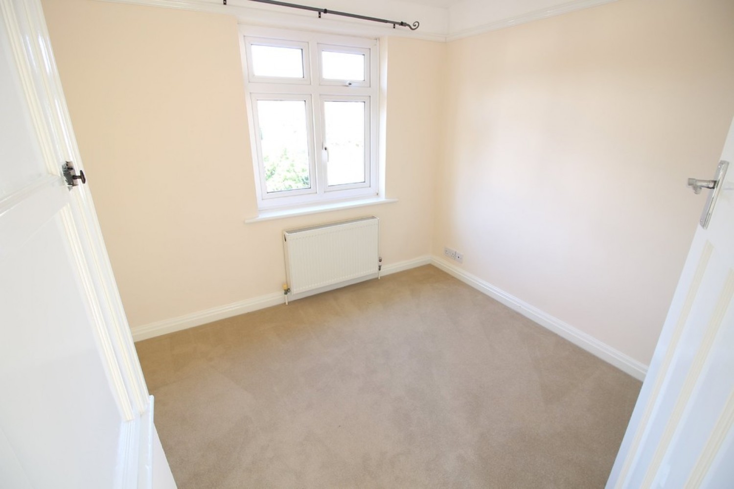 2 bedroom House for Letting Garden Close, Addlestone