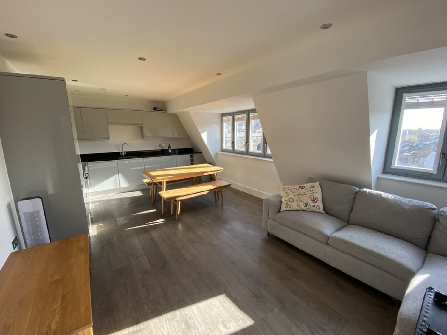 2 bedroom Flat for Letting Bedford Road, Guildford, Surrey