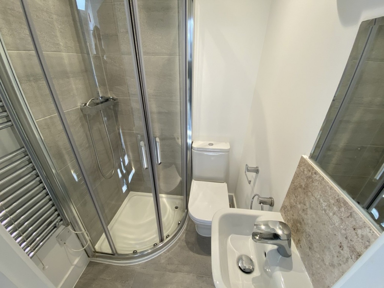 2 bedroom Flat for Letting Bedford Road, Guildford, Surrey