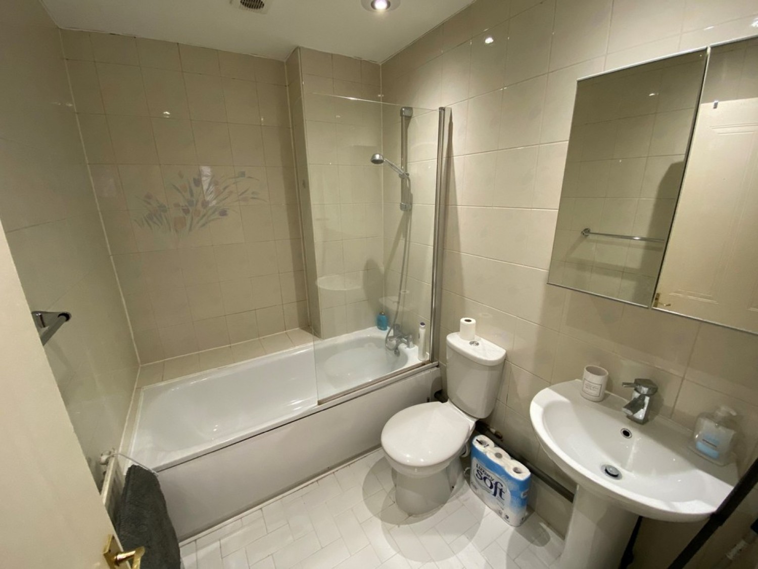 1 bedroom Flat for Letting Bedford Road, Guildford, Surrey