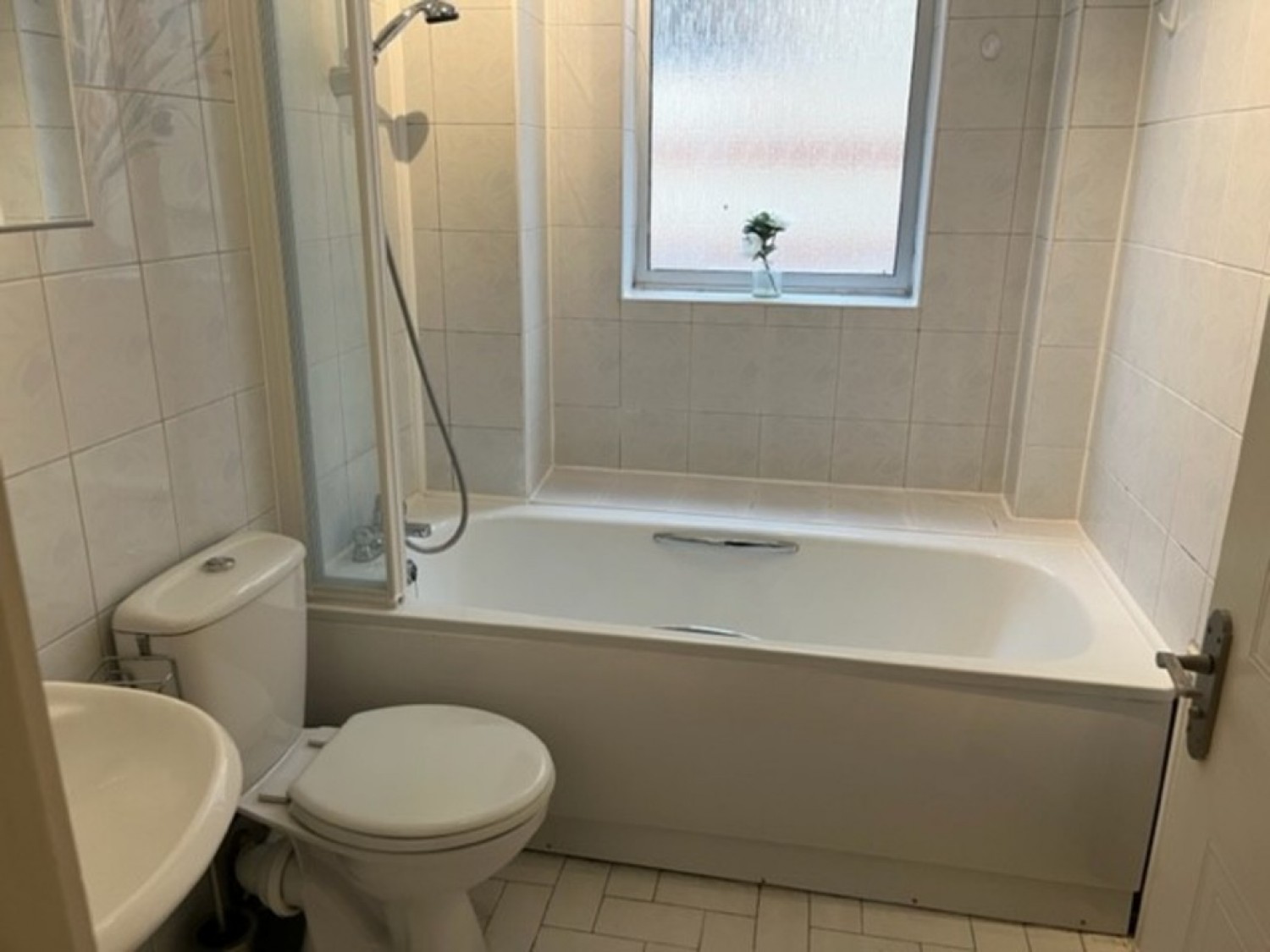 1 bedroom Flat for Letting Bedford Road, Guildford, Surrey