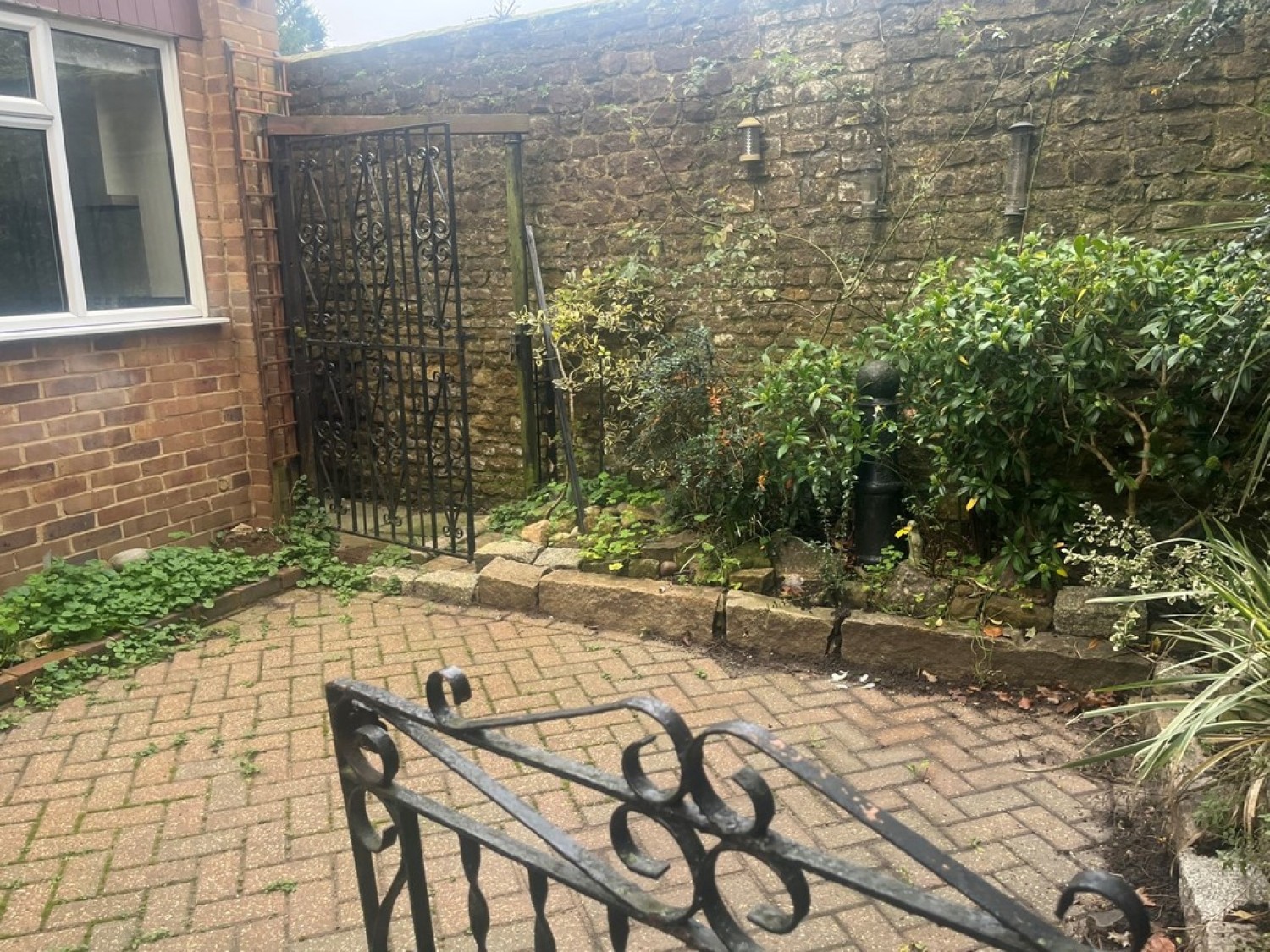 3 bedroom House for Letting Portsmouth Road, Guildford, Surrey