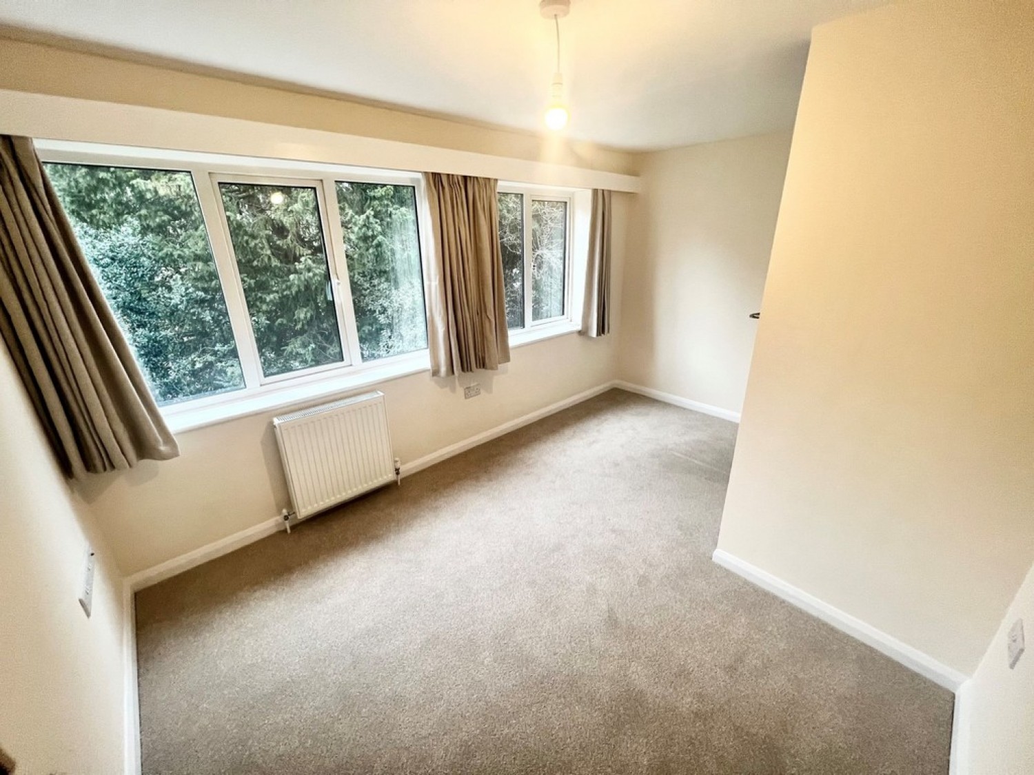 3 bedroom House for Letting Portsmouth Road, Guildford, Surrey