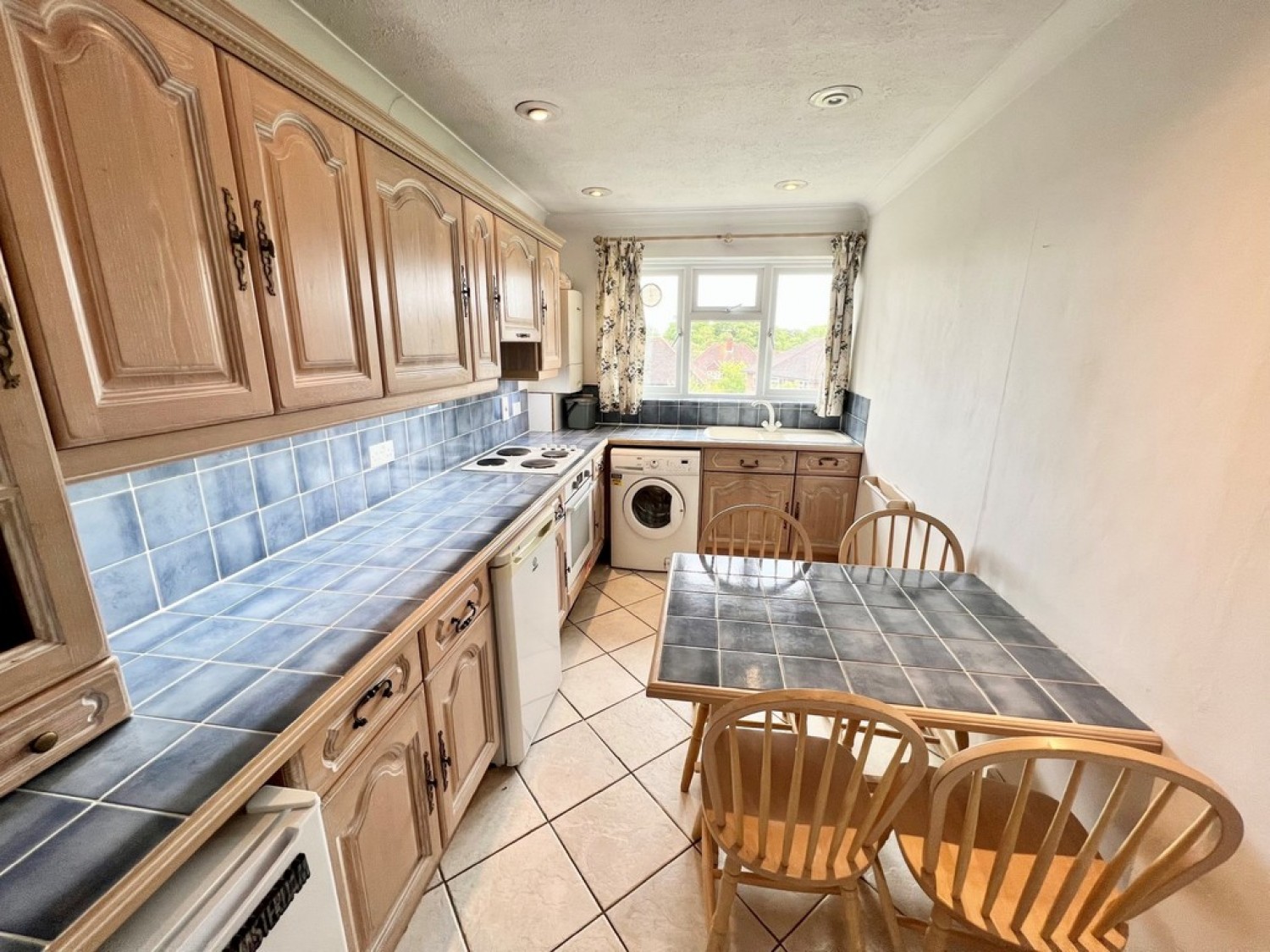 Lindfield Gardens, Guildford