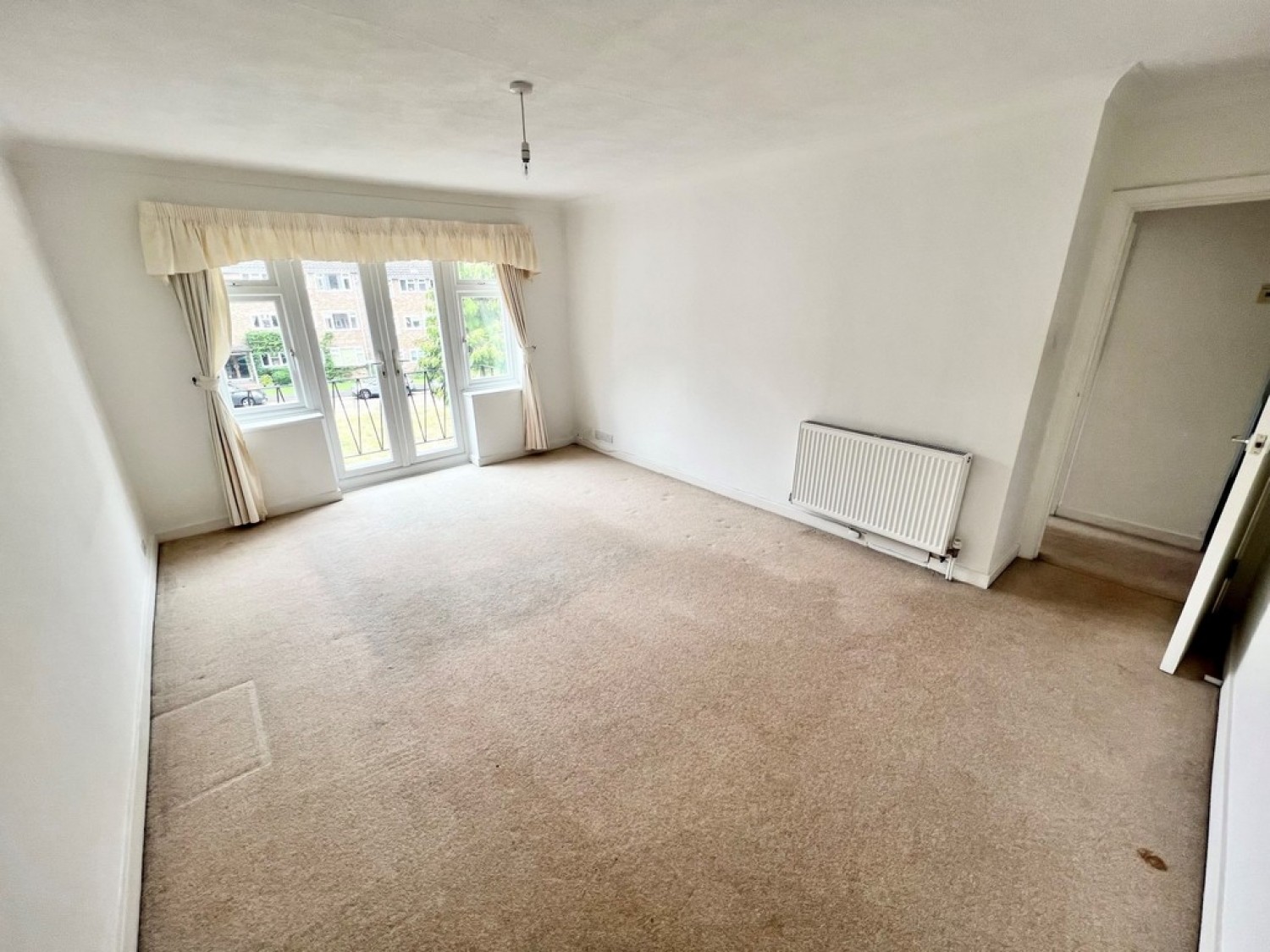 Lindfield Gardens, Guildford