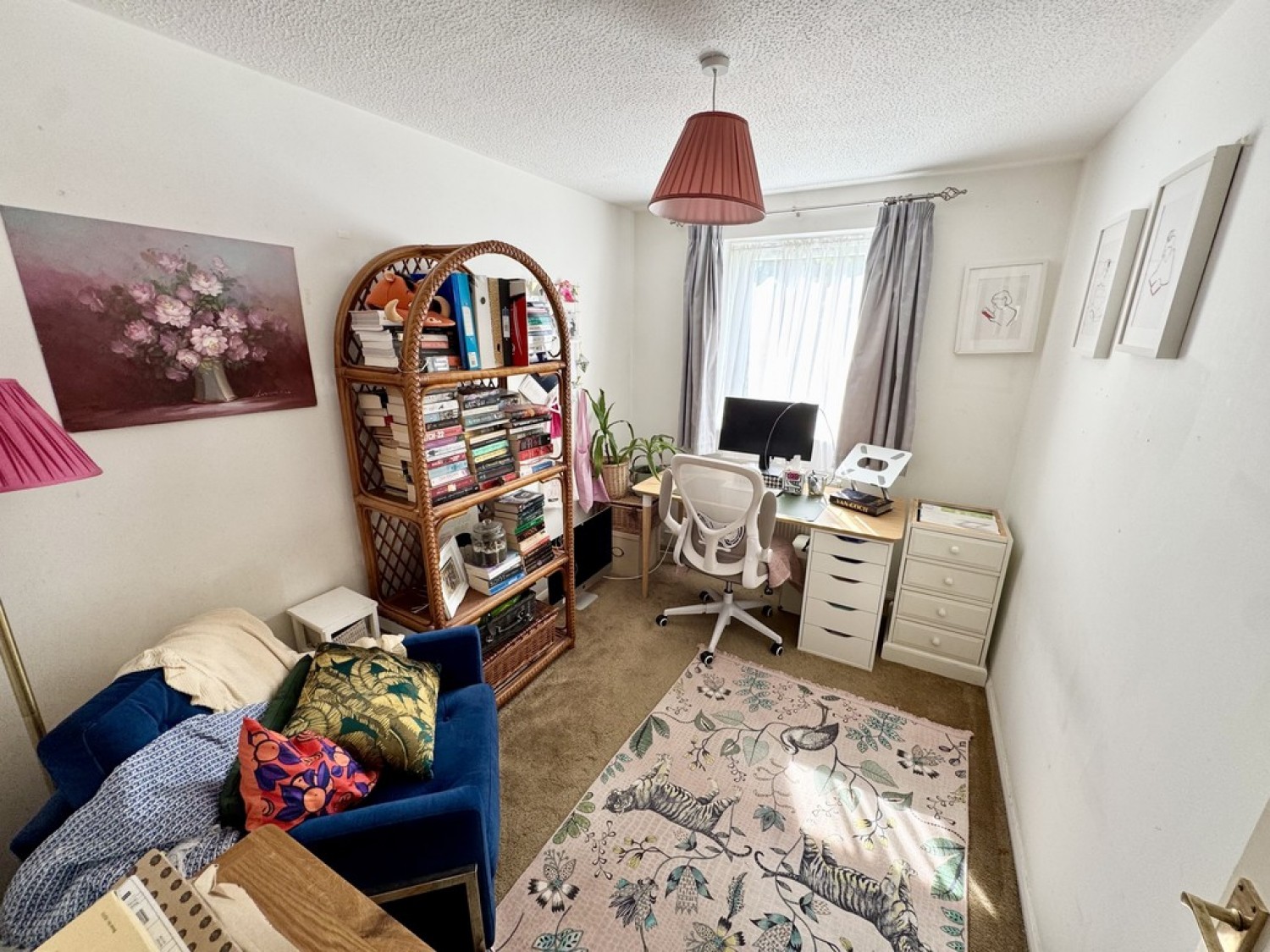 2 bedroom Flat for Letting Hareward Road, Guildford, Surrey