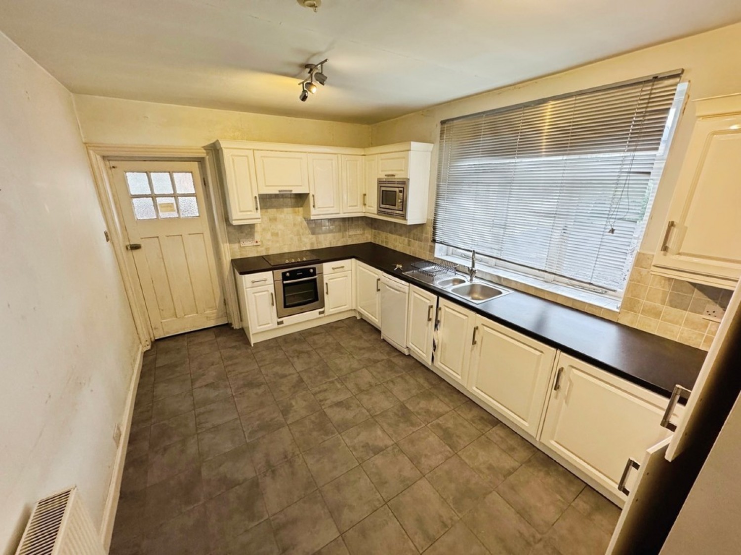 1 bedroom Flat in West Road, Surrey