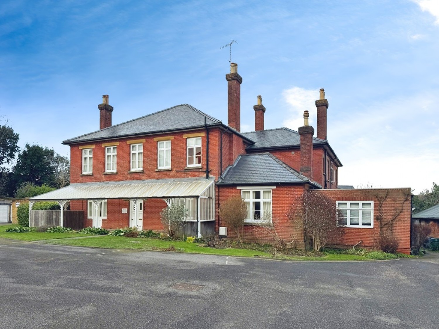 1 bedroom Flat in West Road, Surrey