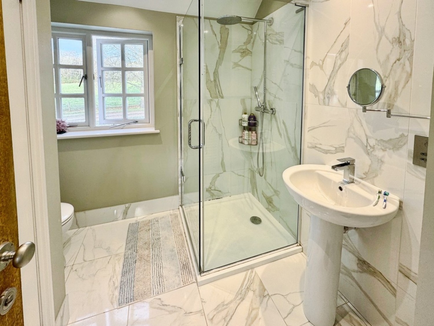 4 bedroom House in Ewhurst, Cranleigh