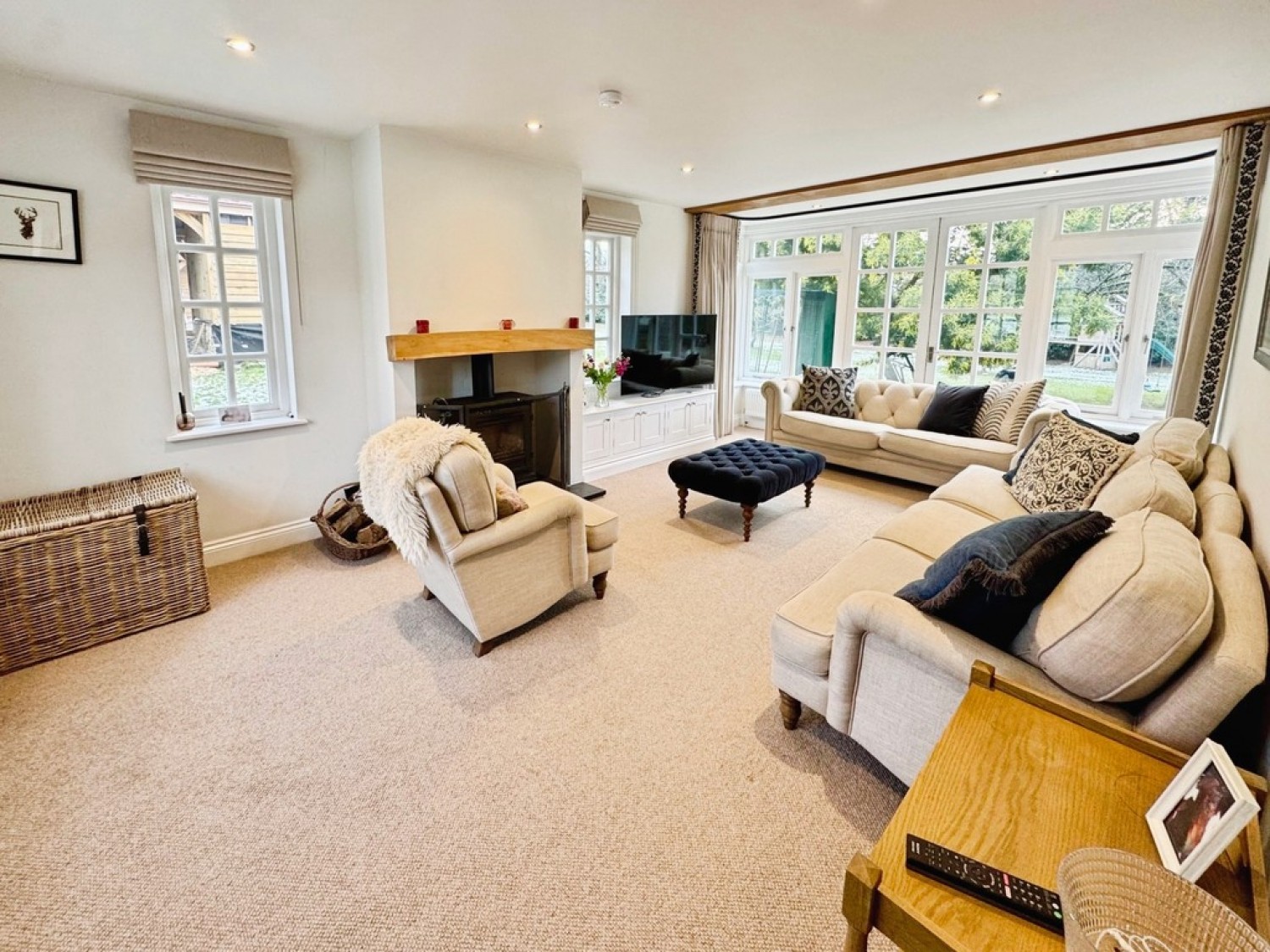 4 bedroom House in Ewhurst, Cranleigh