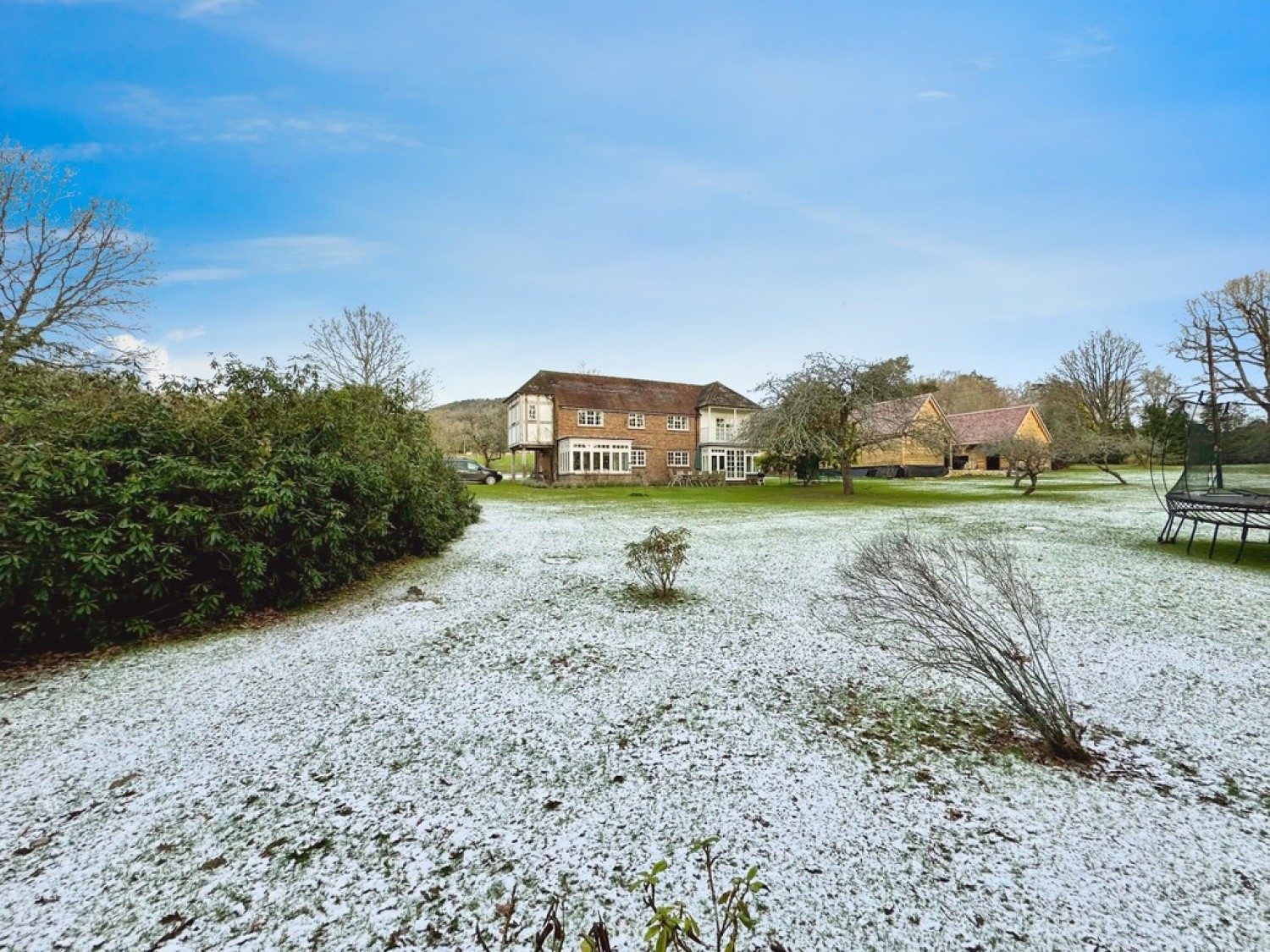 4 bedroom House in Ewhurst, Cranleigh