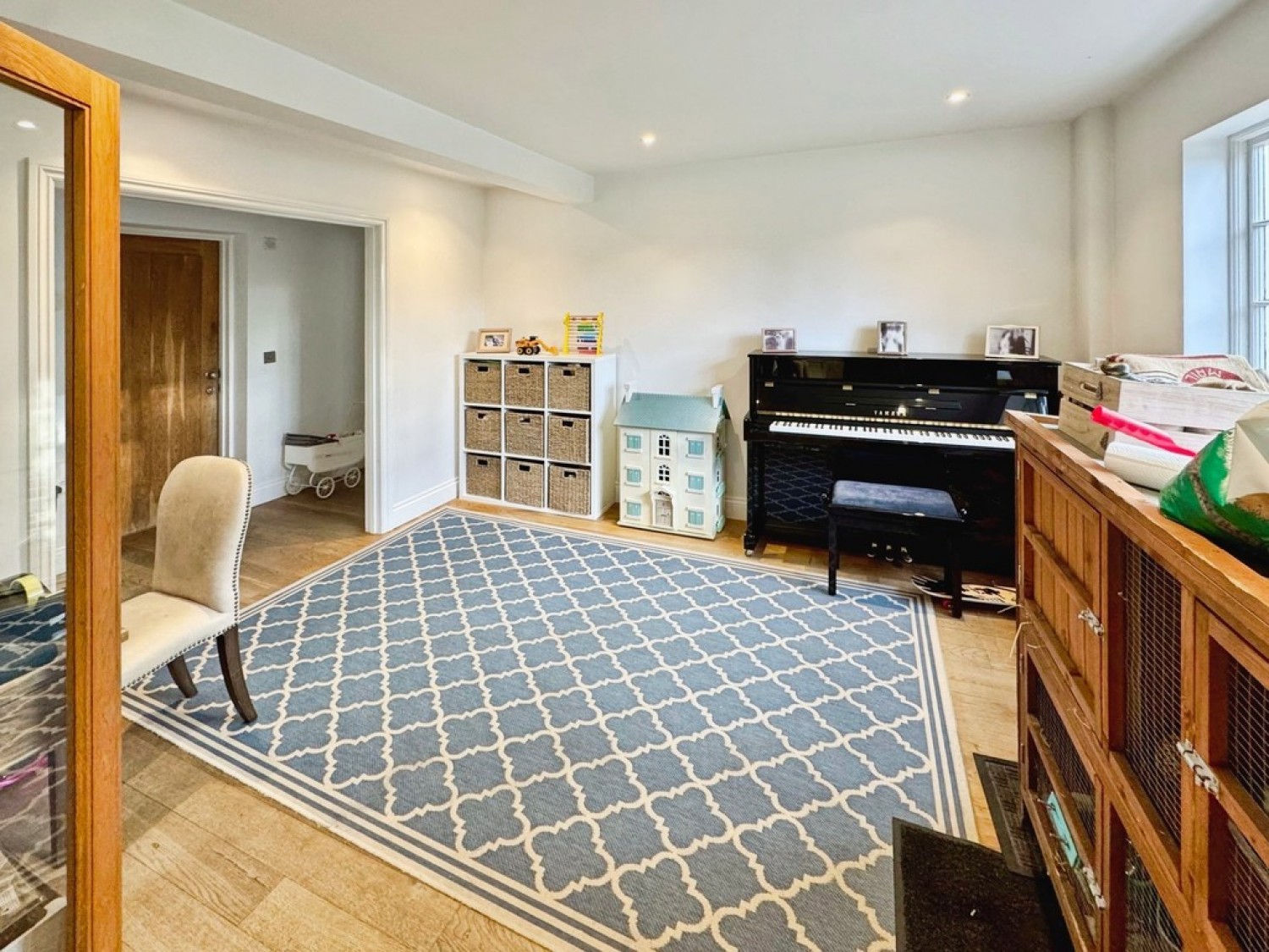 4 bedroom House in Ewhurst, Cranleigh