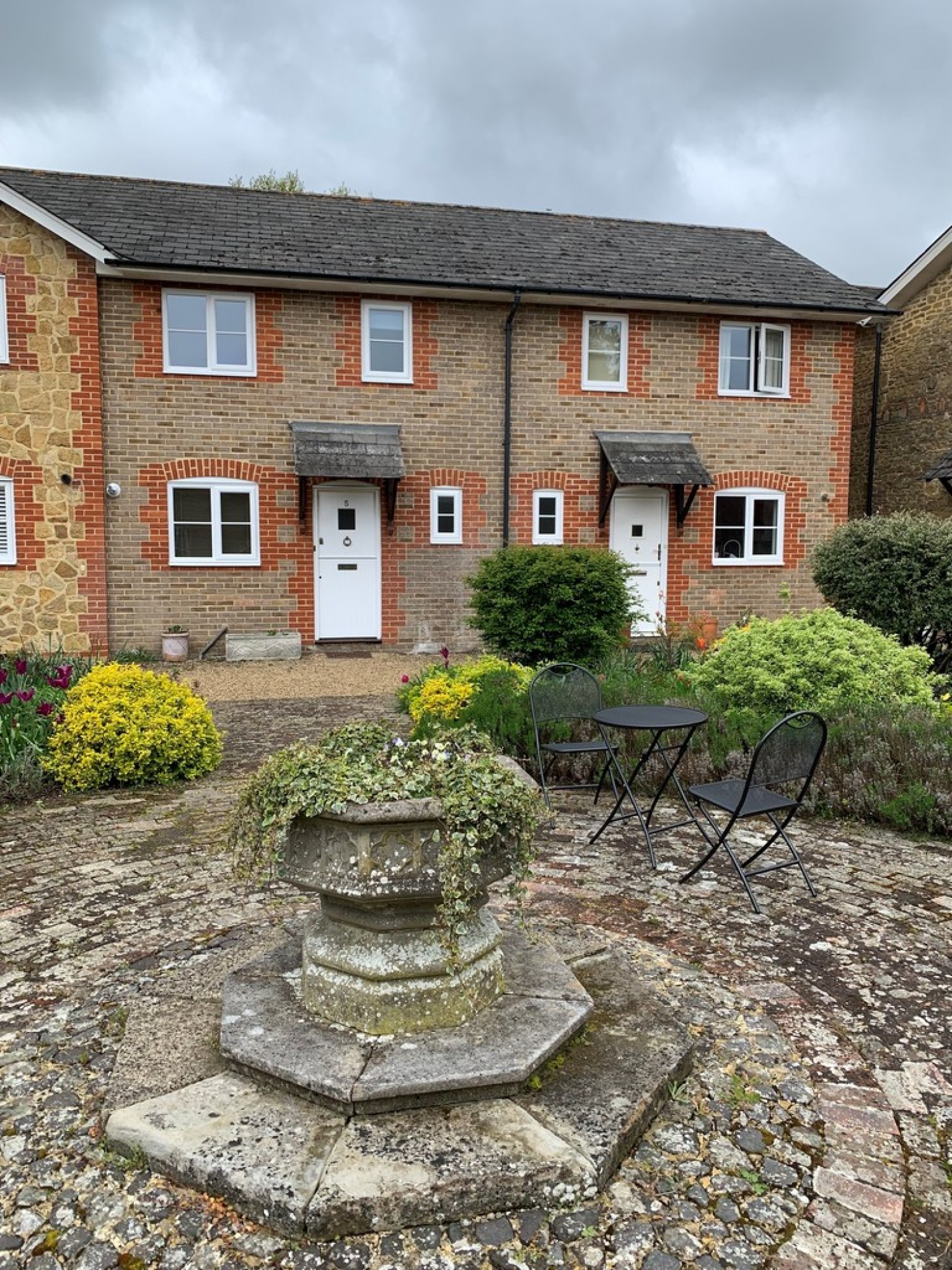 2 bedroom House for Letting Park Drive, Bramley, Guildford