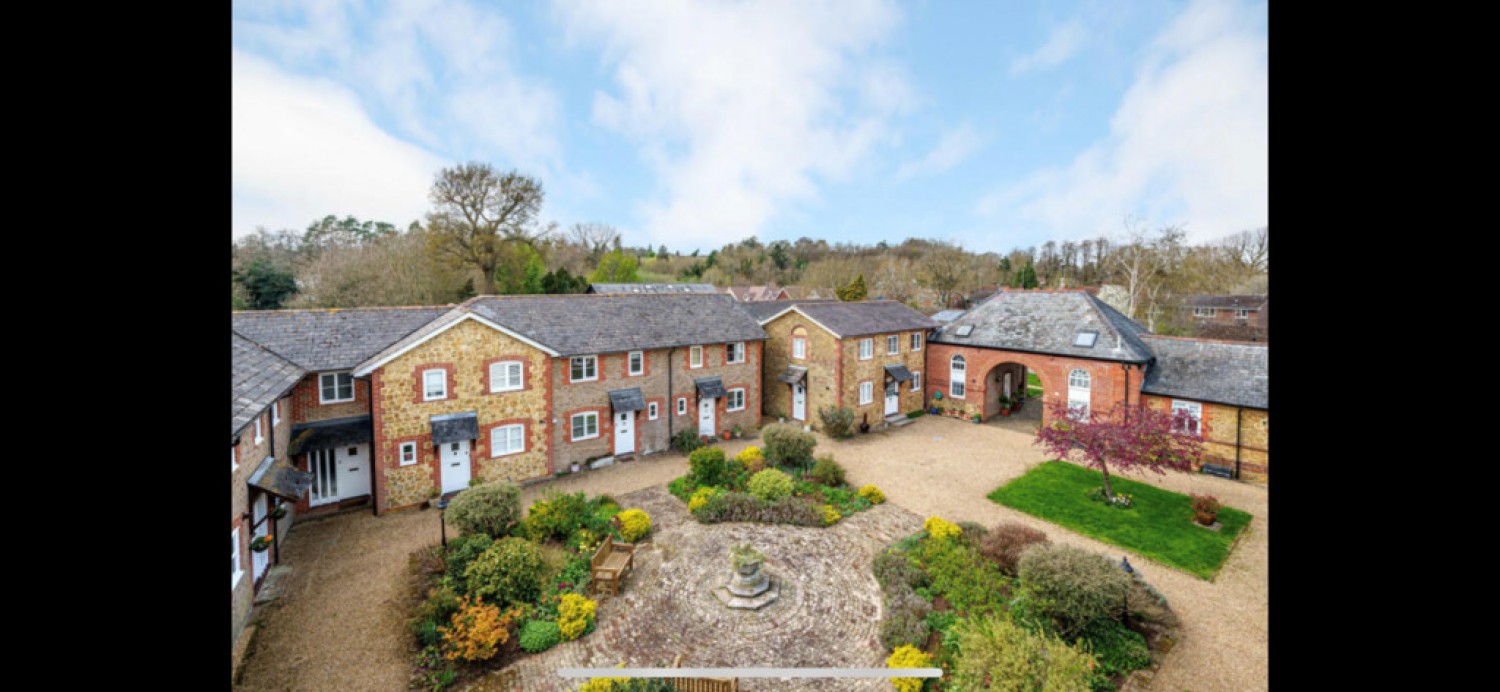 2 bedroom House for Letting Park Drive, Bramley, Guildford