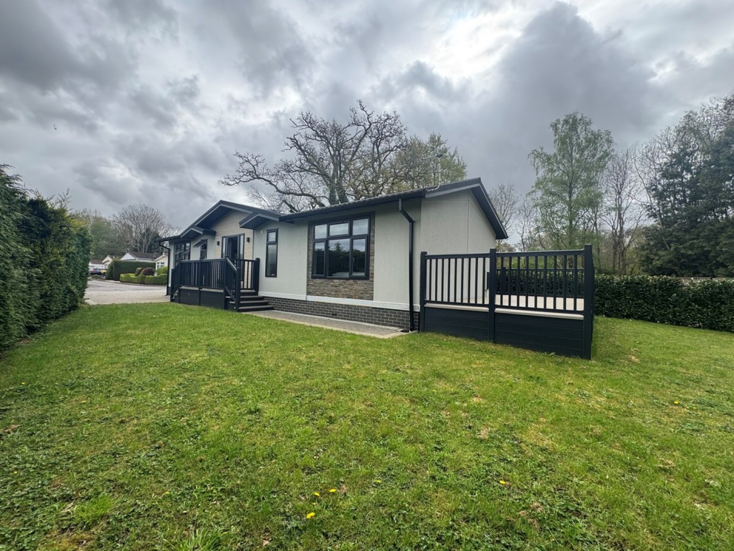 2 bedroom Bungalow for Letting Thursley, Godalming, Surrey