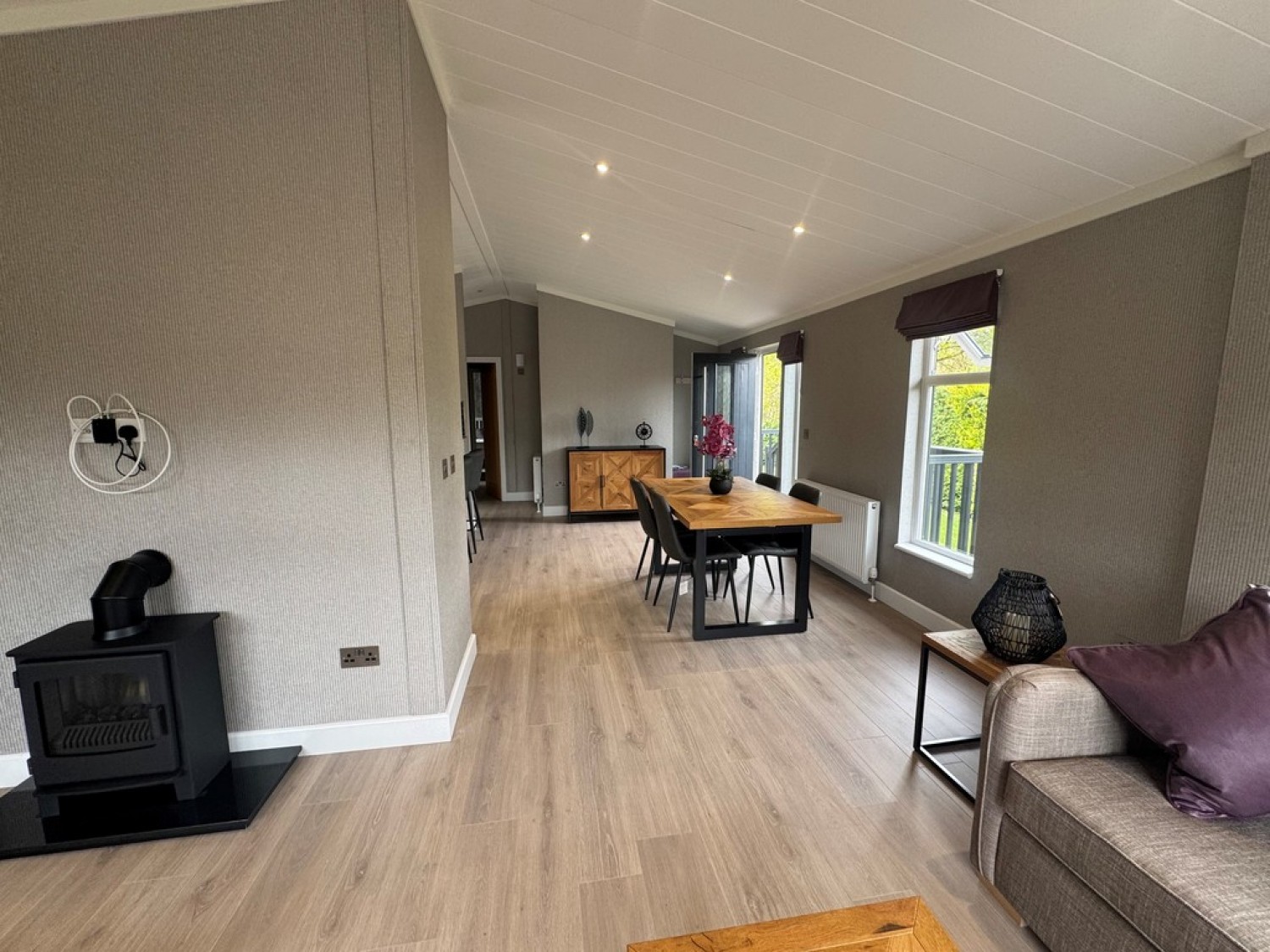 2 bedroom Bungalow for Letting Thursley, Godalming, Surrey