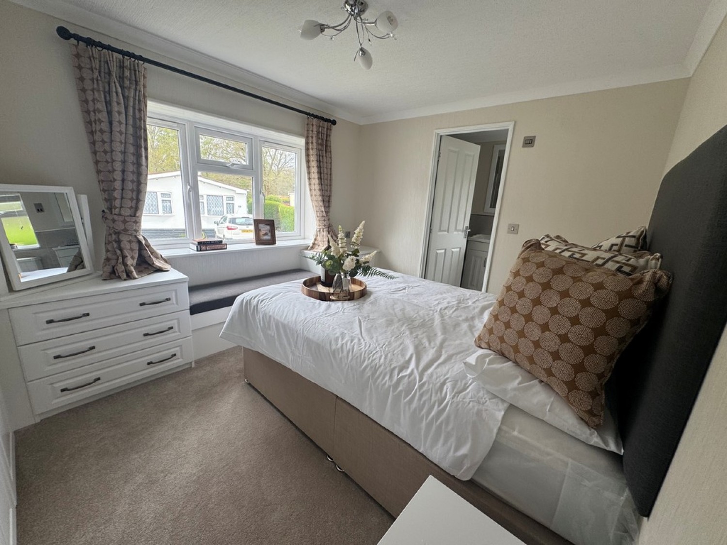 2 bedroom Bungalow for Letting Thursley, Godalming, Surrey