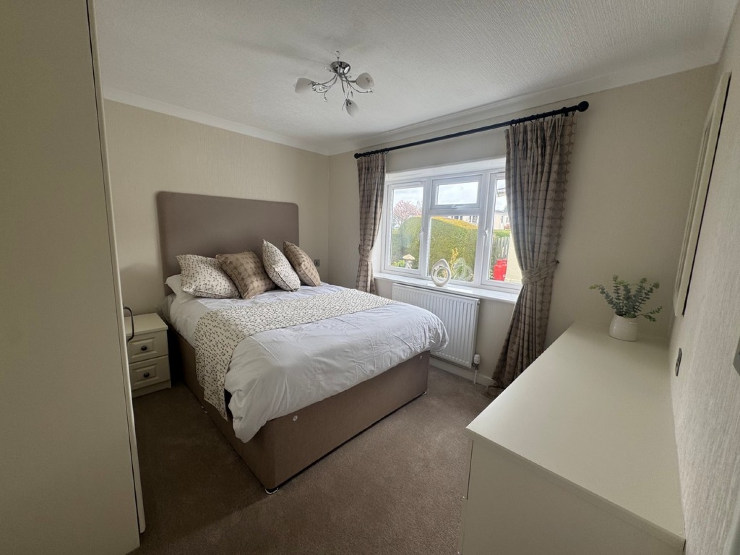 2 bedroom Bungalow for Letting Thursley, Godalming, Surrey