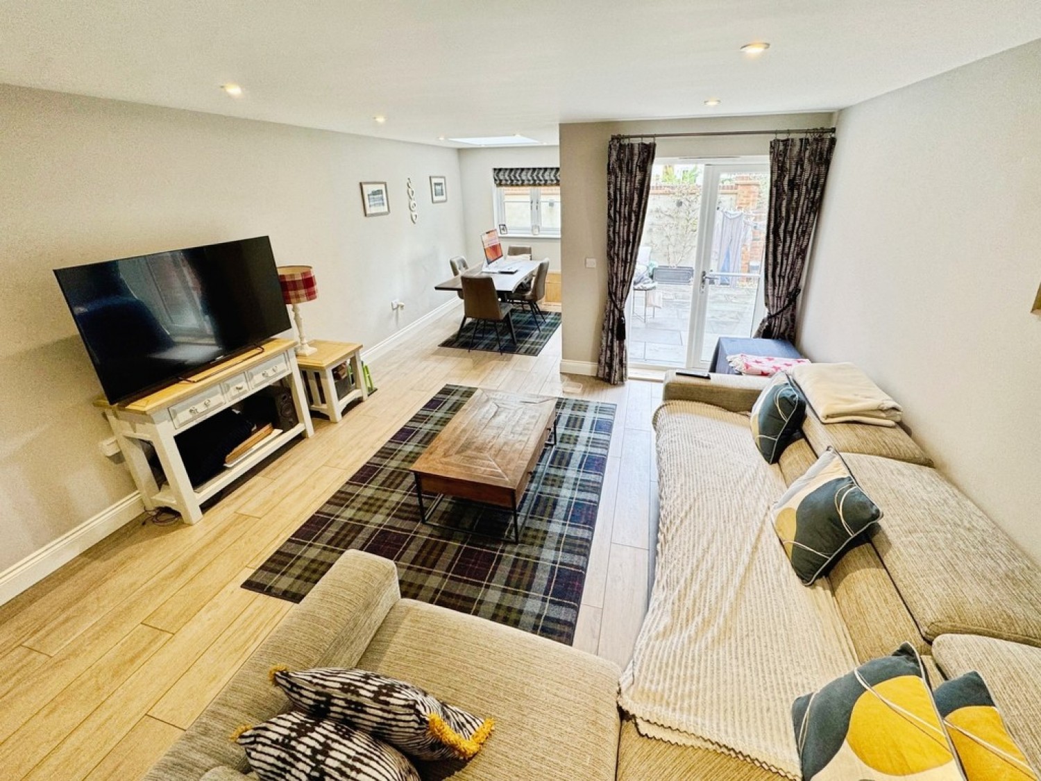 2 bedroom House for Letting Queens Road, Guildford