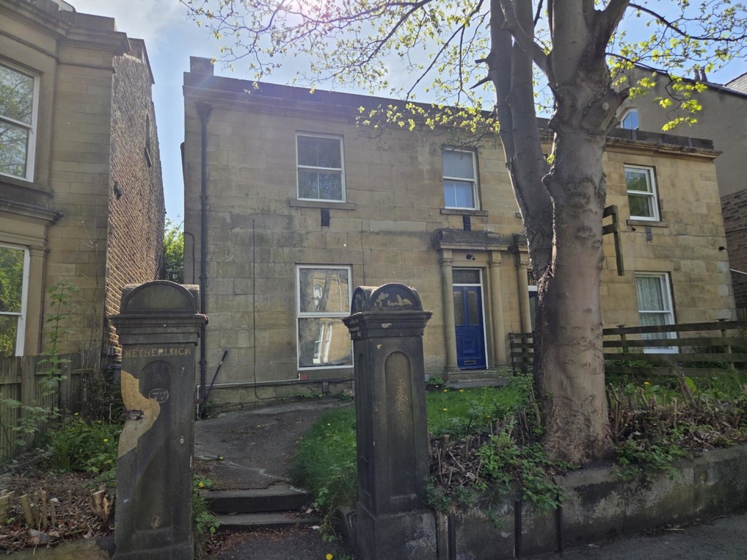 New North Road, Huddersfield