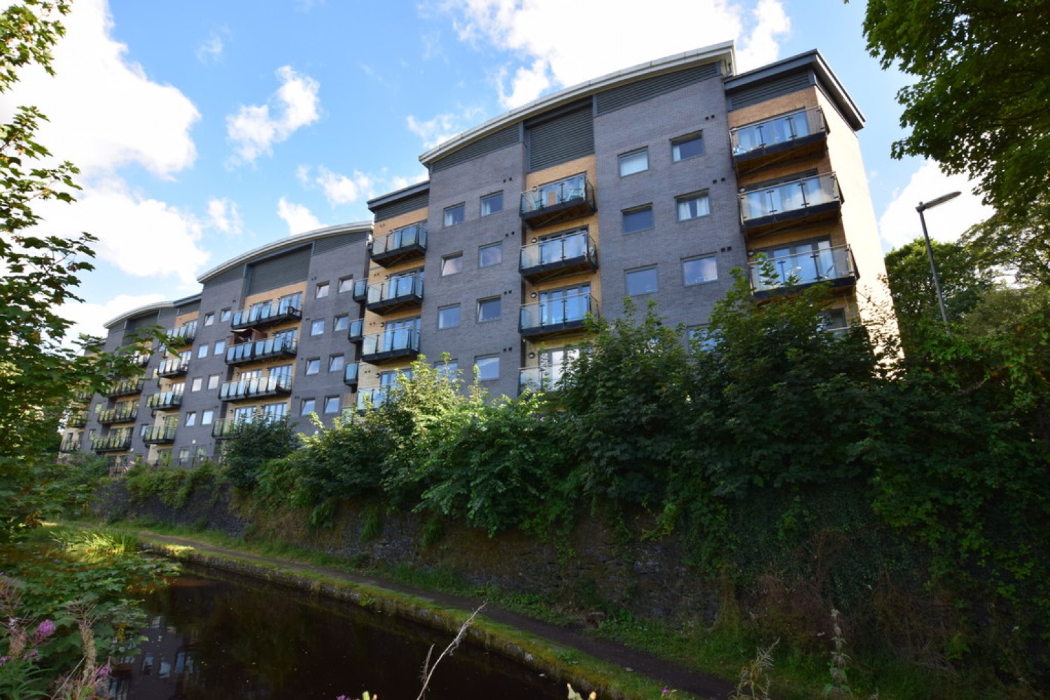 2 bedroom Flat for Letting The Ironworks, Birkhouse Lane