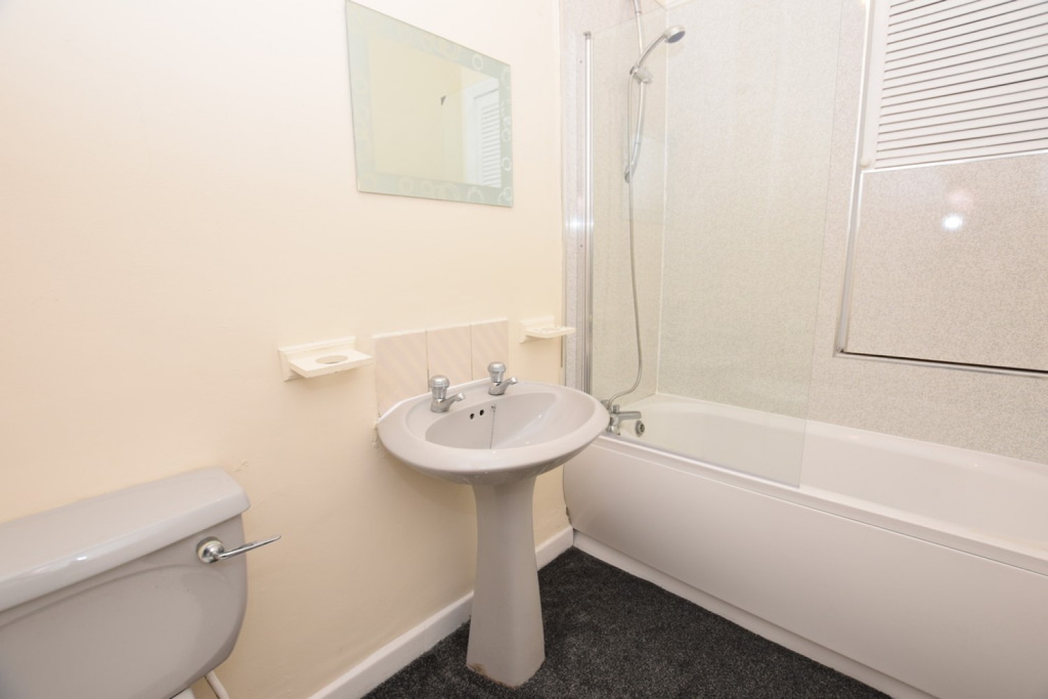 1 bedroom Flat in New North Road, Huddersfield