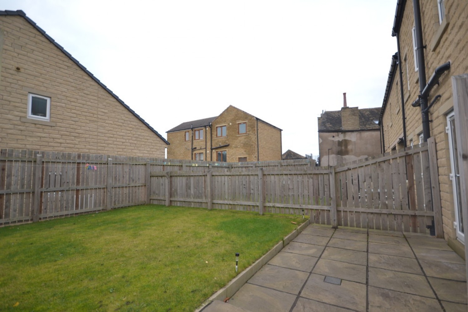 3 bedroom House for Letting Cross Lane, Newsome