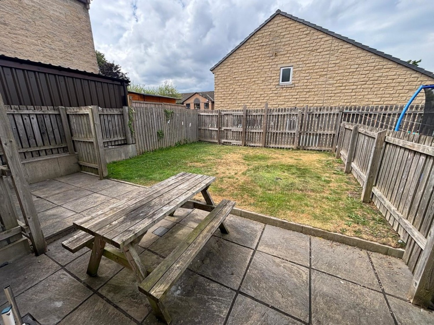 3 bedroom House for Letting Cross Lane, Newsome