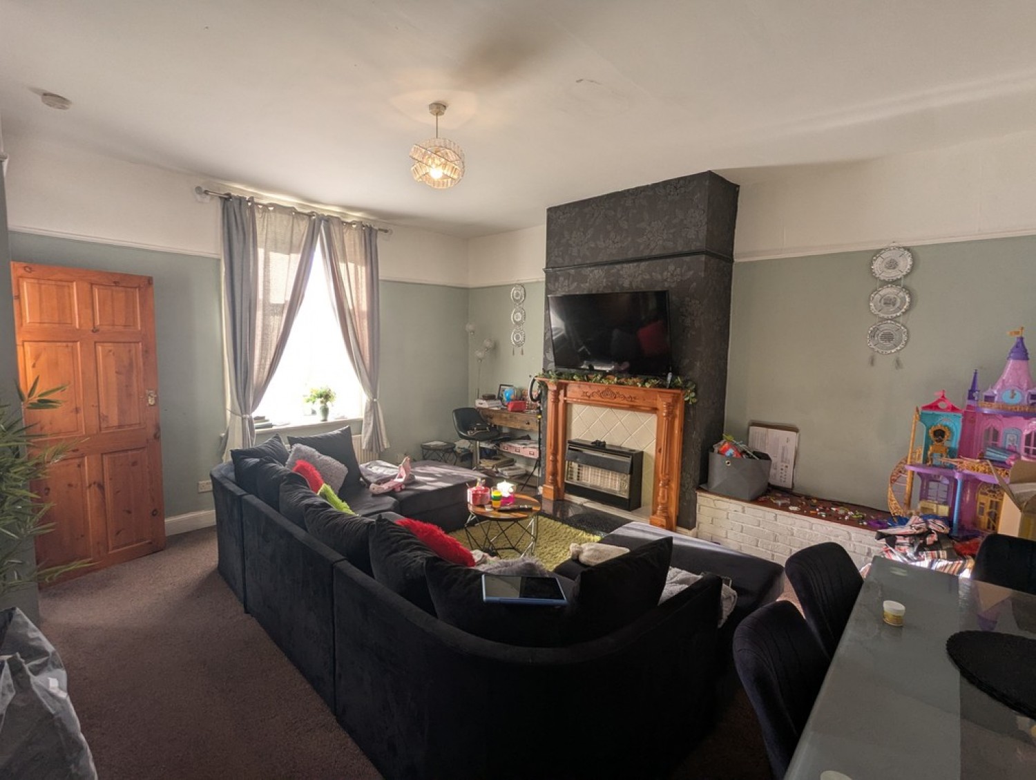 Brook Street, Moldgreen