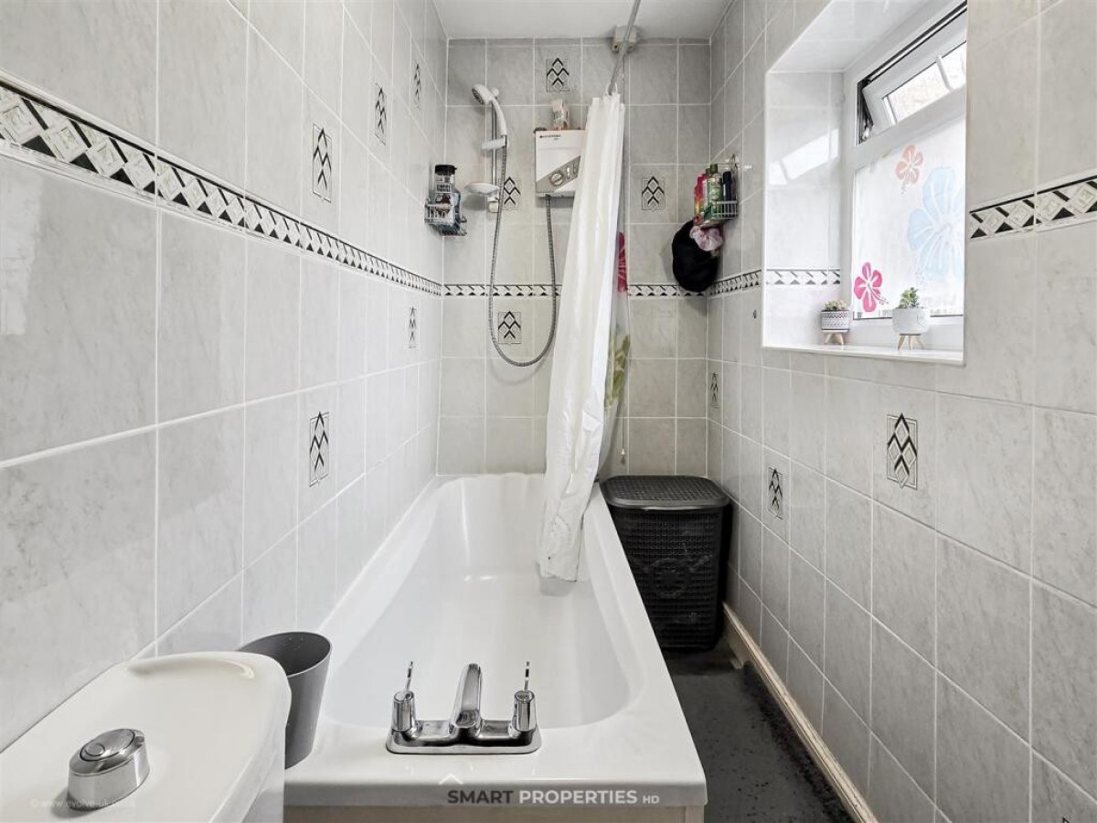 Brook Street, Moldgreen