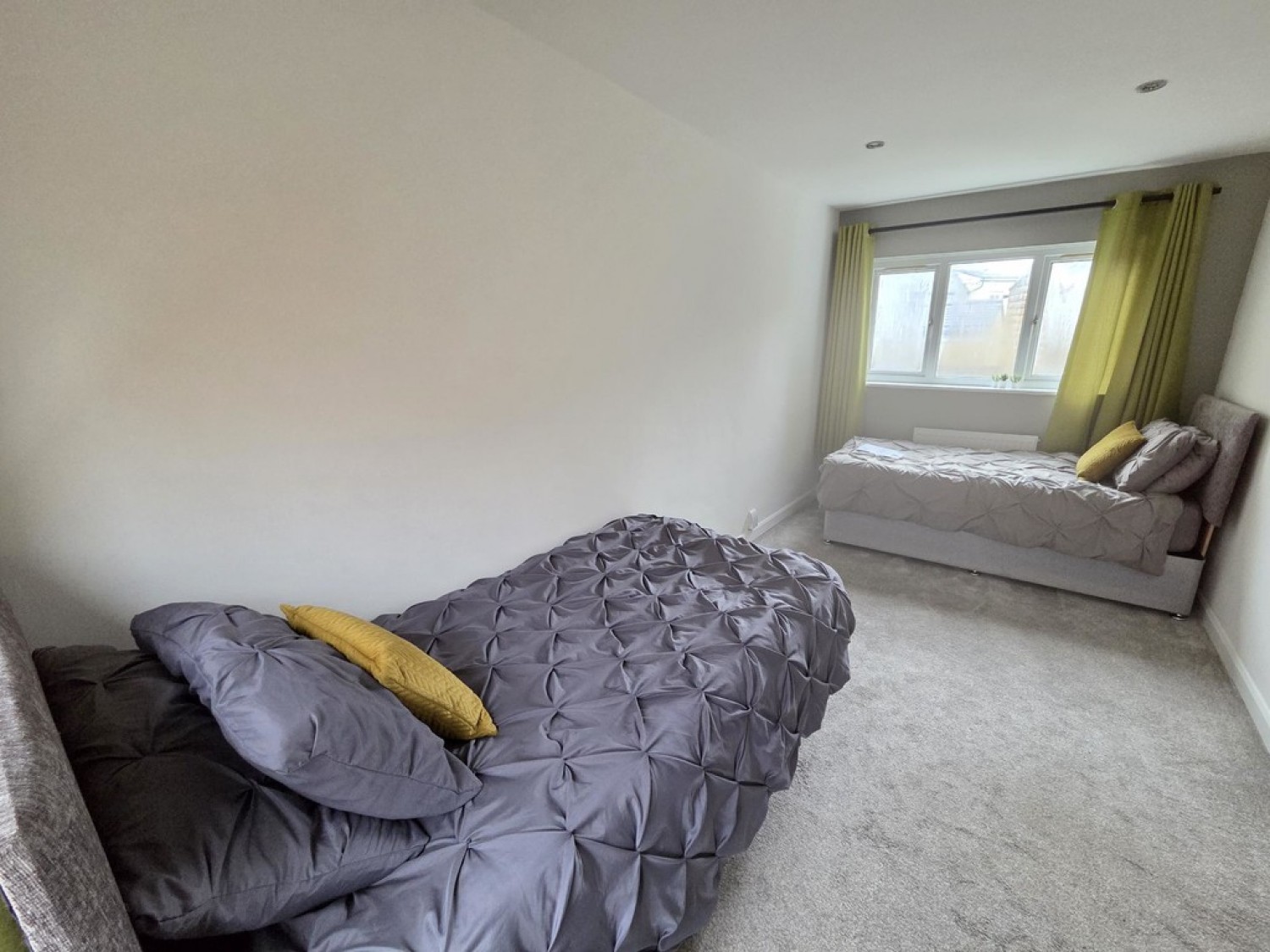 5 bedroom House in Lynton Avenue, Huddersfield