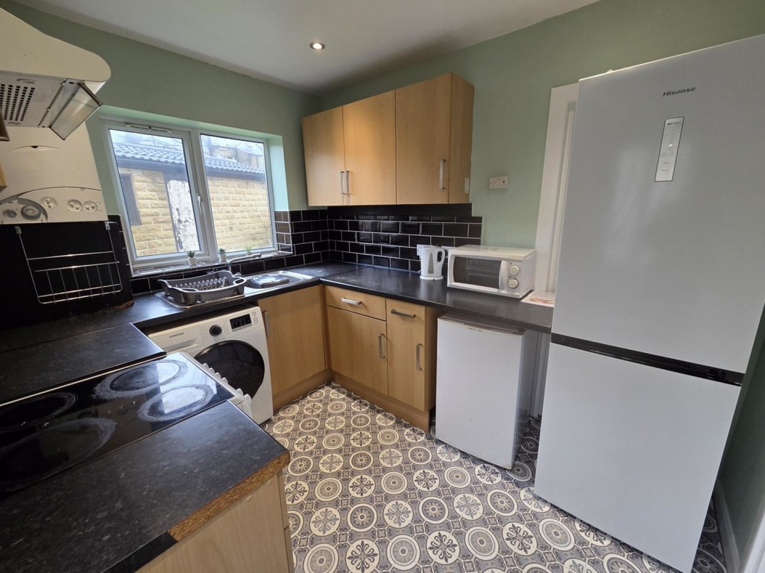 5 bedroom House in Lynton Avenue, Huddersfield