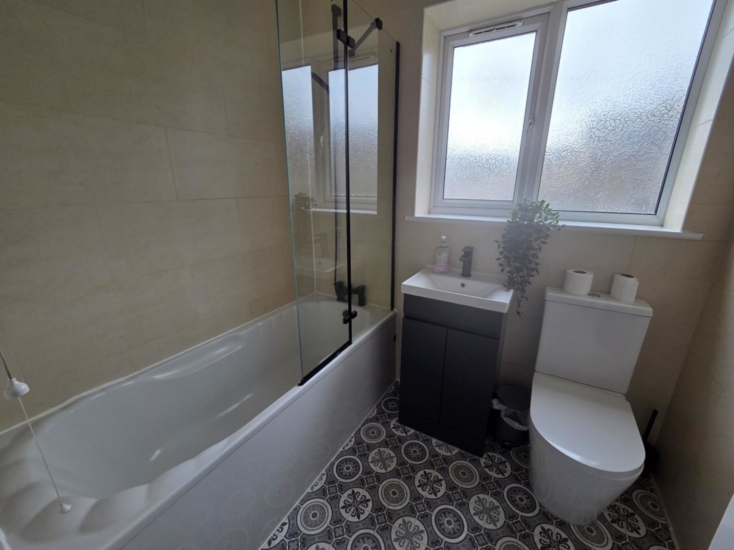 5 bedroom House in Lynton Avenue, Huddersfield