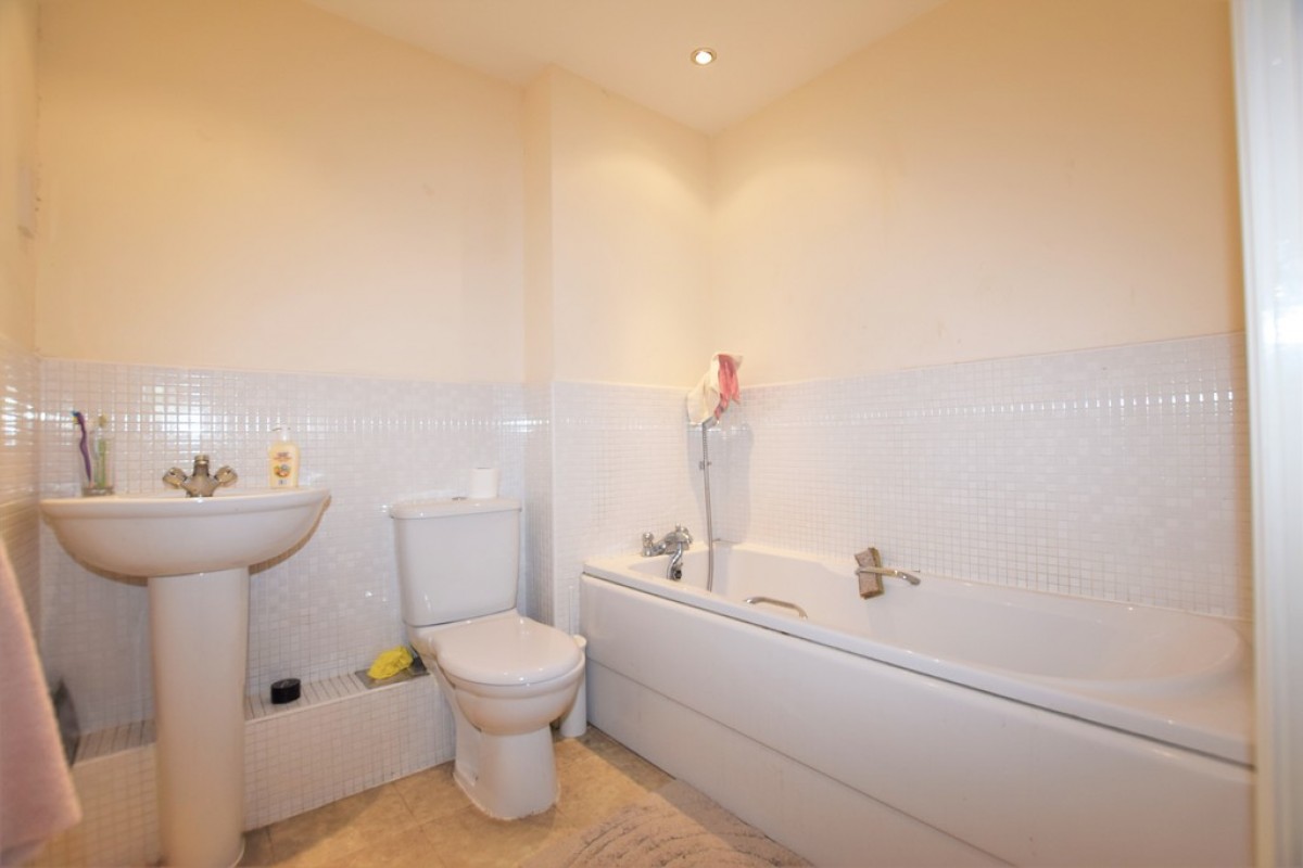 Blackthorn Drive, Lindley