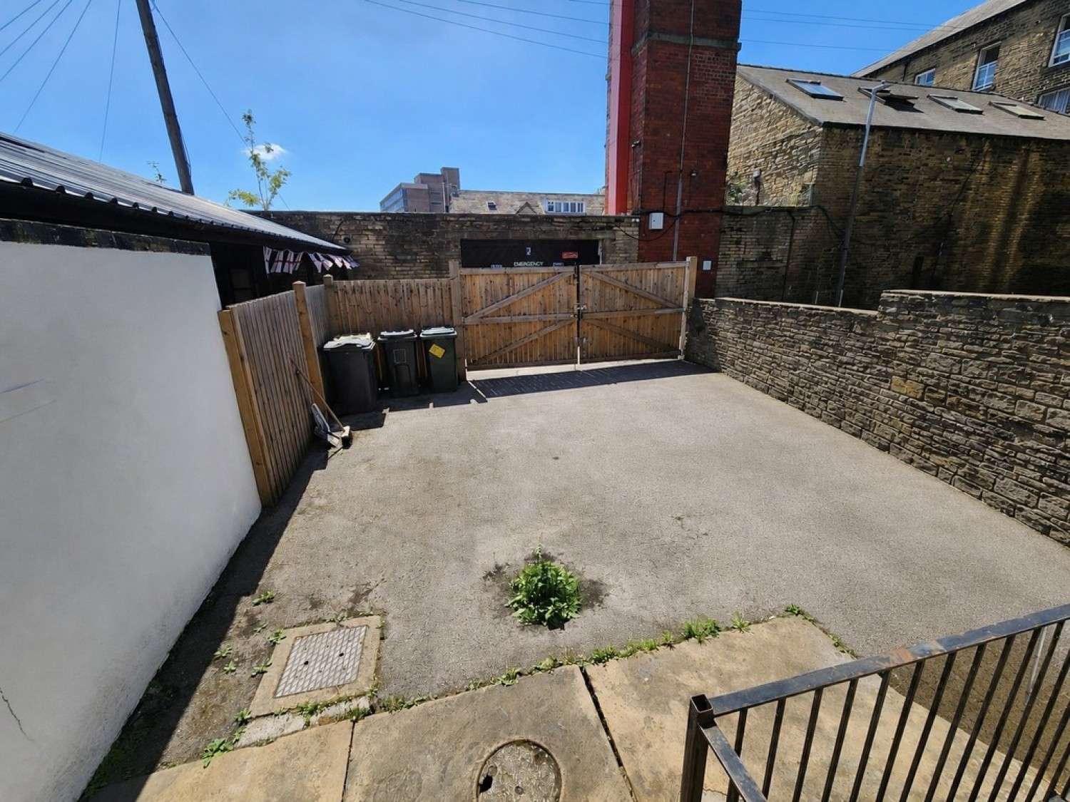3 bedroom House for Letting St Peters Street, Huddersfield