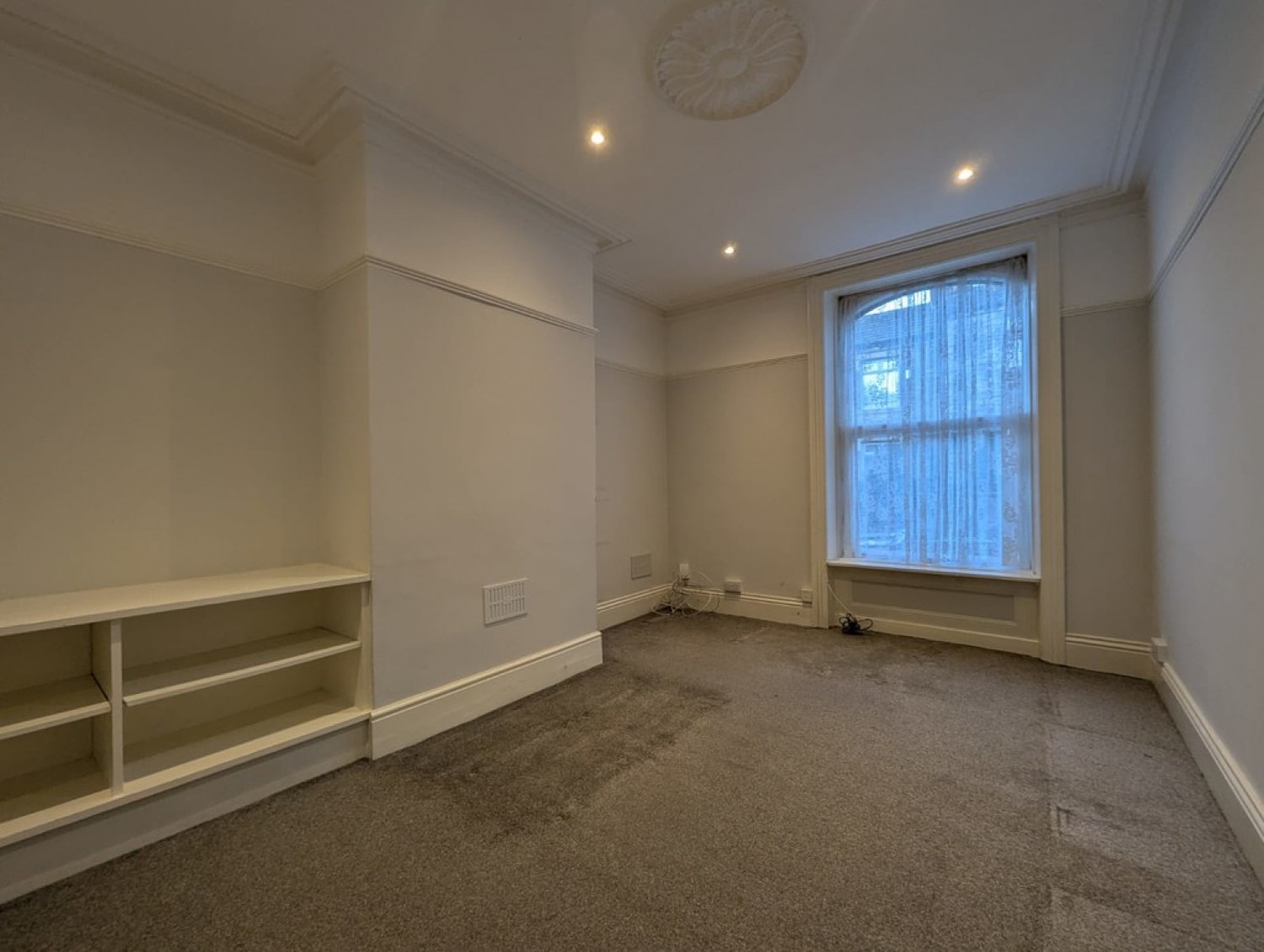 Stile Common Road, Newsome