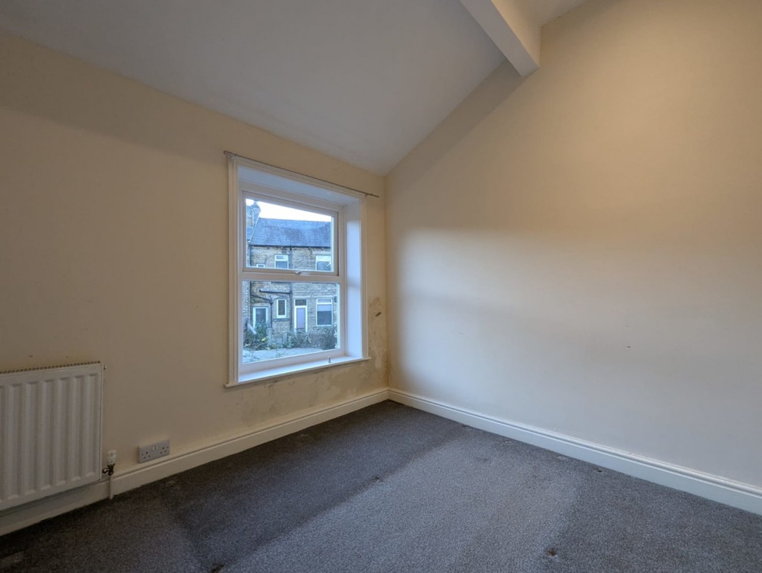 Stile Common Road, Newsome