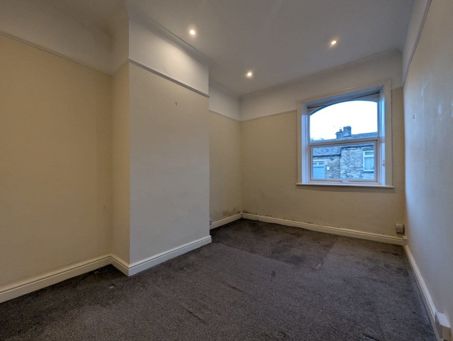 Stile Common Road, Newsome