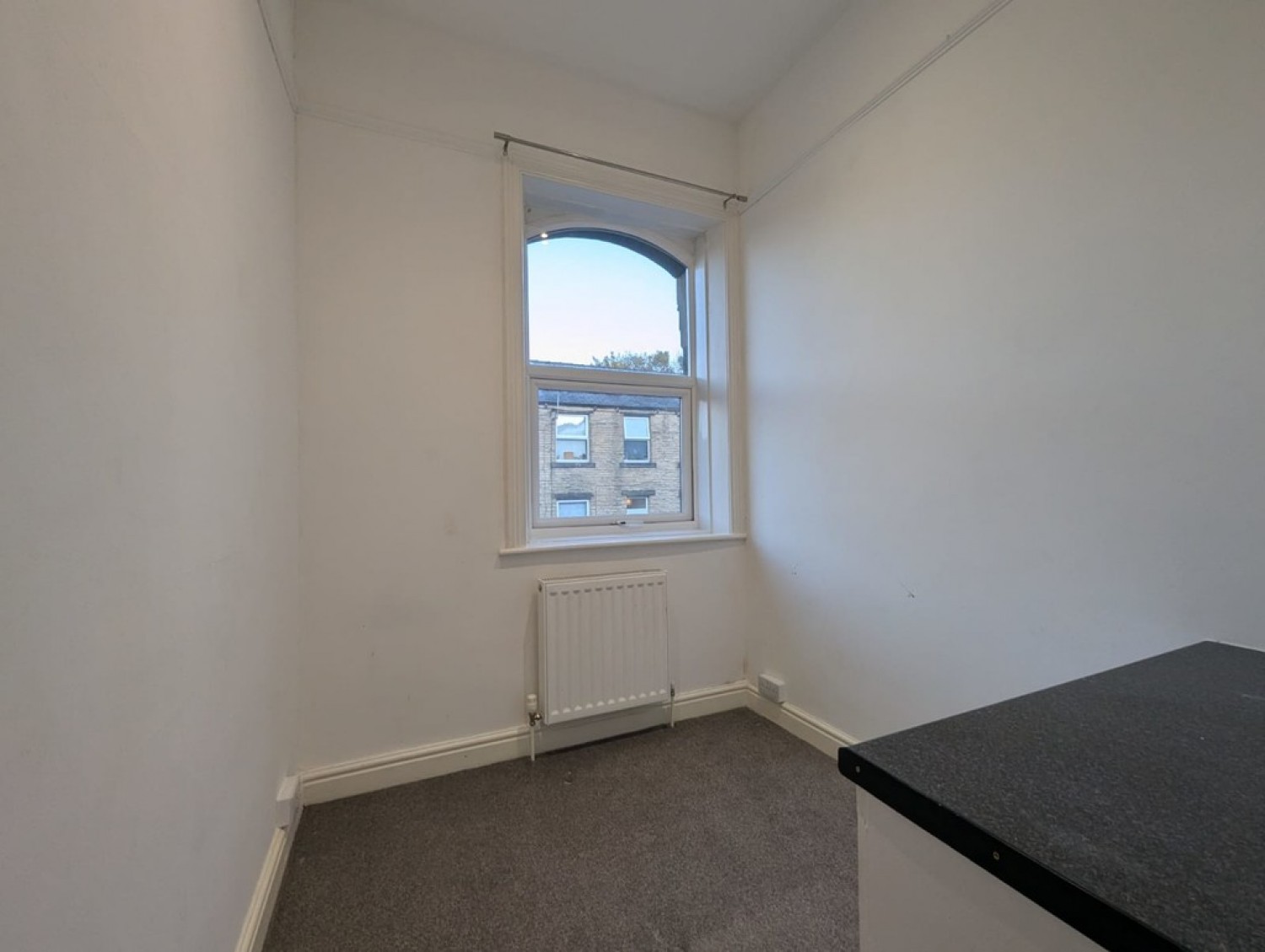 Stile Common Road, Newsome