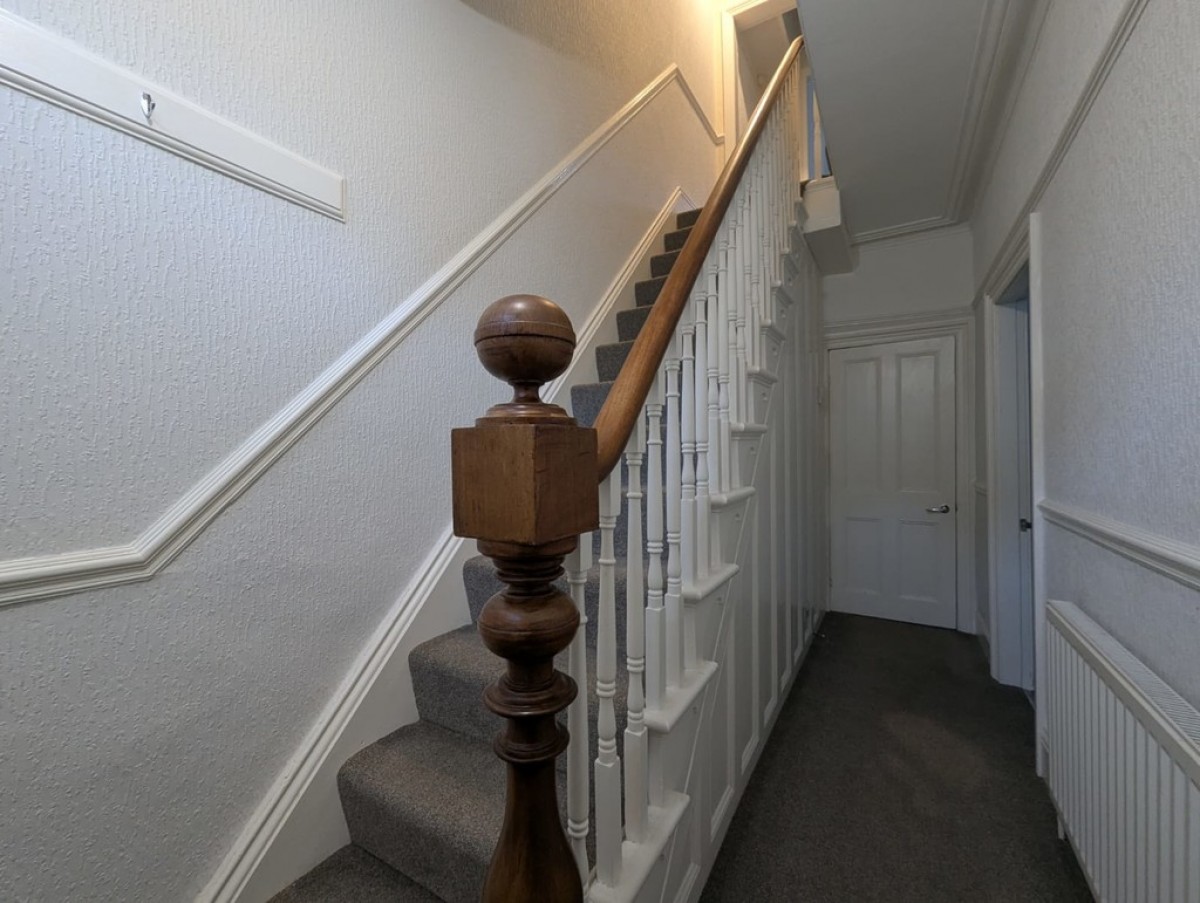 Stile Common Road, Newsome