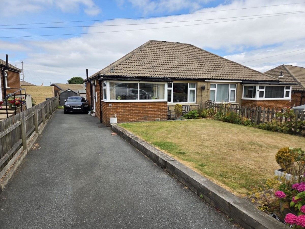 Low Hills Lane, Lindley