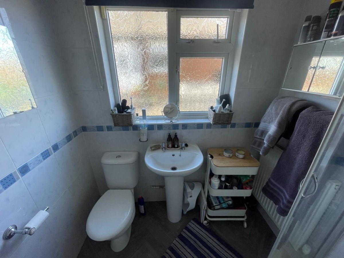 Low Hills Lane, Lindley