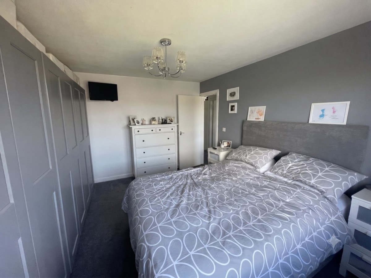 Low Hills Lane, Lindley