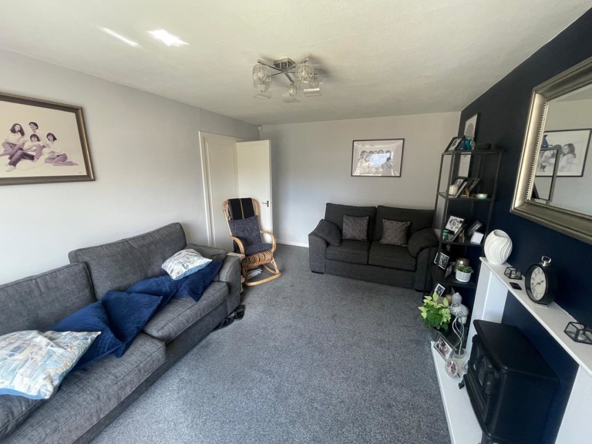 Low Hills Lane, Lindley