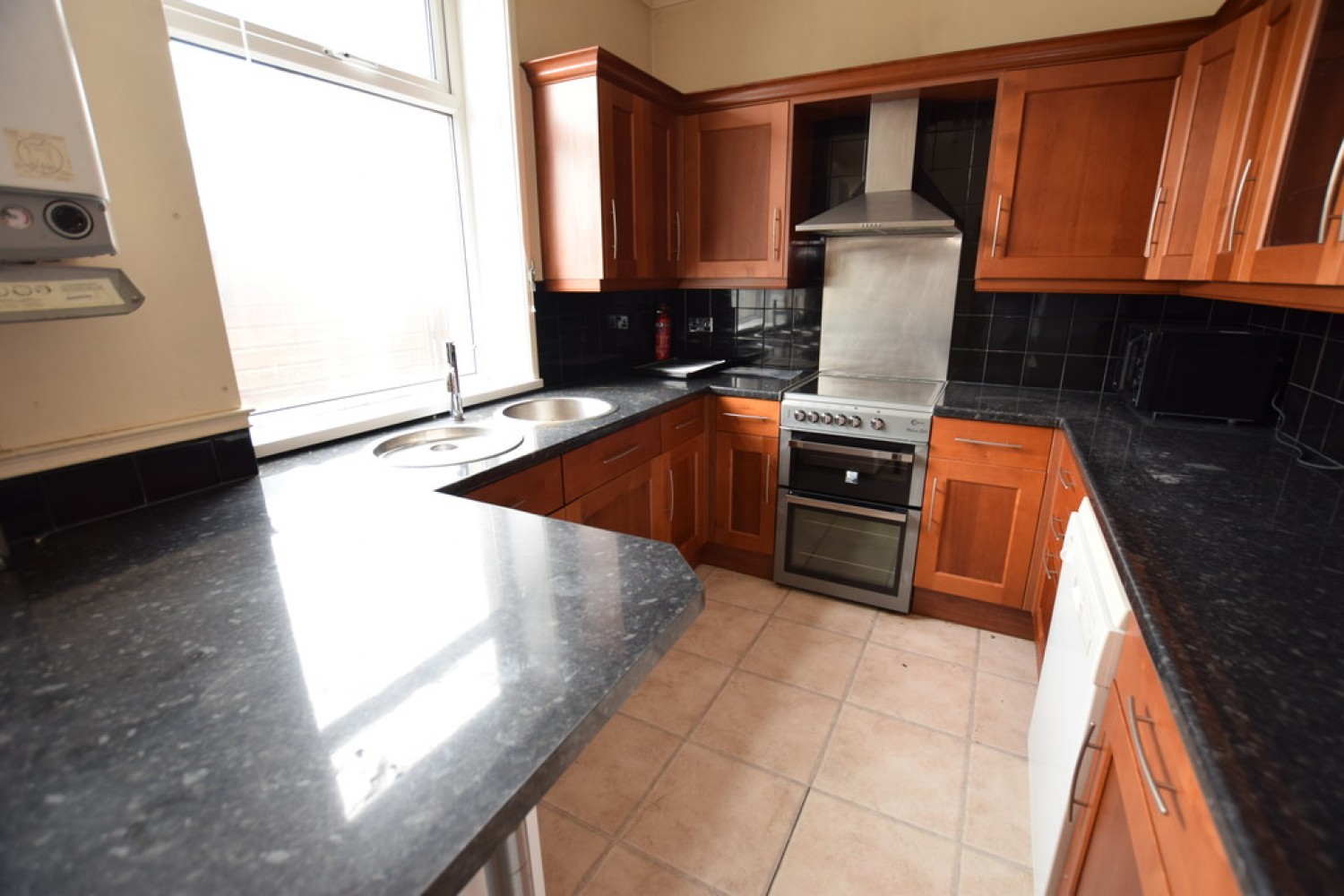 Senior Street, Moldgreen